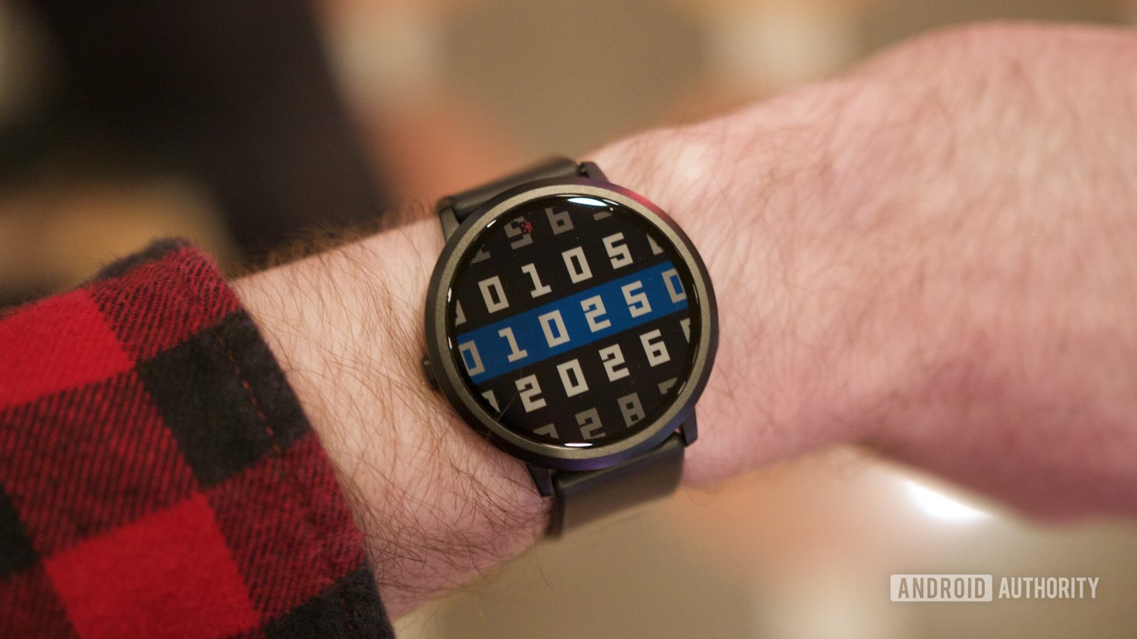 Pebble Round 2 makes rival smartwatches look chunky in new hands-on video